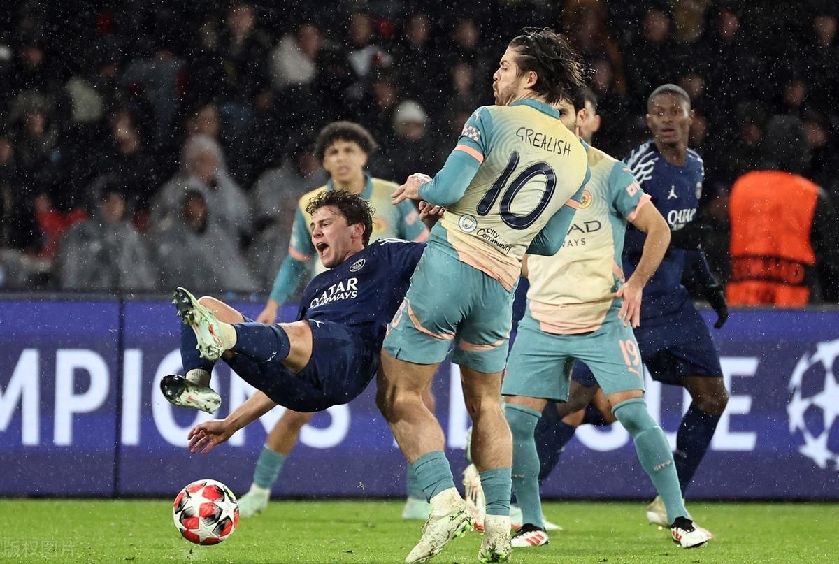 曼城再度击败对手，连续战胜晋级