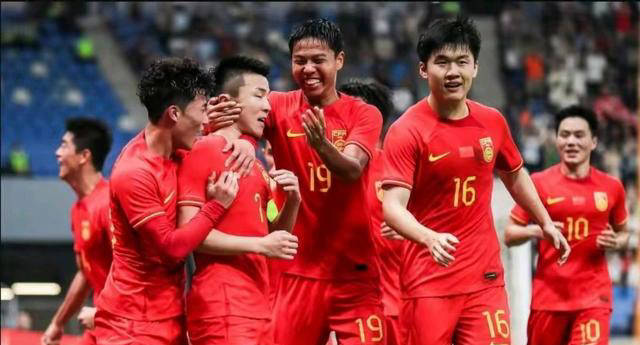 国内球队备战亚洲对手比赛，士气高涨备战状态