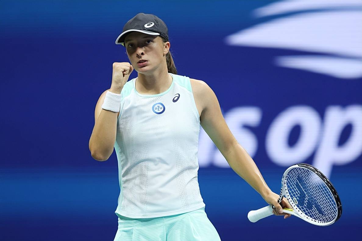 西班牙网球队轻取世界网球队,梅德韦杰夫制霸全场的简单介绍 西班牙网球队轻取世界网球队,梅德韦杰夫制霸全场的简单介绍