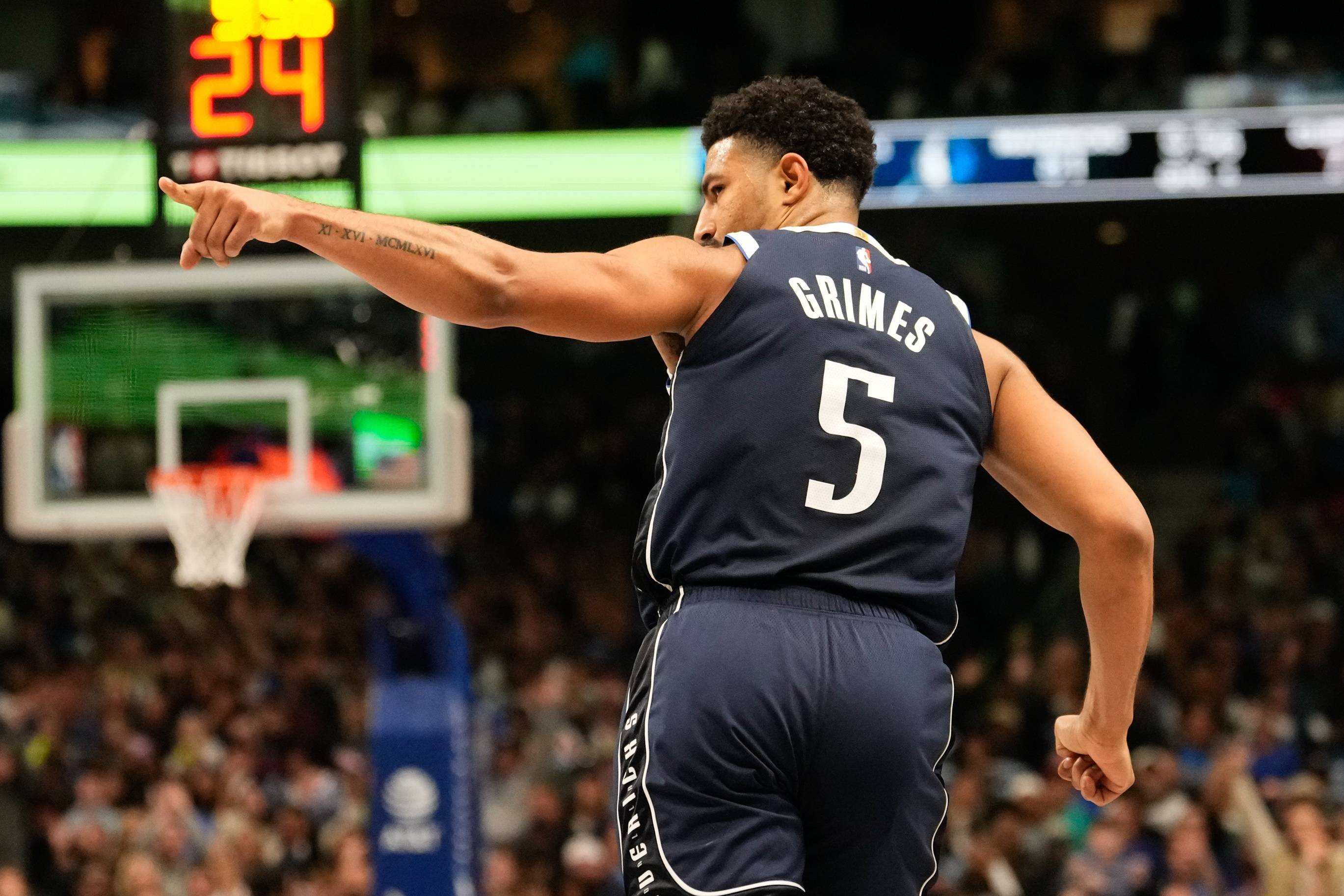 独行侠绝地反击76人,特雷杨制霸全场的简单介绍 独行侠绝地反击76人,特雷杨制霸全场的简单介绍